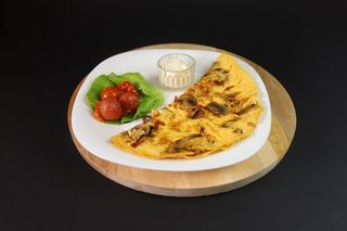 Omlet sa slaninom i pečurkama