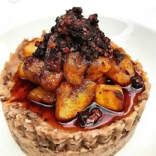 EWA AGOYIN X AGOYIN SAUCE X BEAF X PLANTAIN X BIG BREAD 