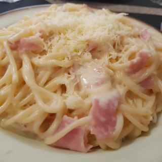 Espaguetis carbonara