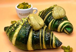 Cornetto artigianale ischitano con crema di pistacchio