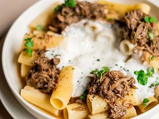 Paste cu vițel fiert și mousse de parmezan