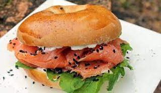 Bagel de salmón y Philadelphia