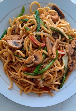 Yaki udon frango