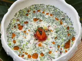 Окрошка з лососем