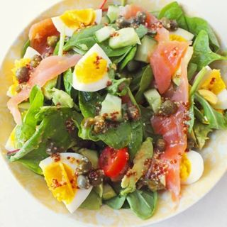 Салат семгой с авокадо