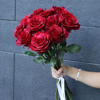 Ramo de 11 Rosas Red Panter