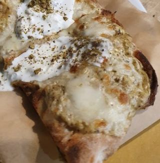 Tranci di pinsa con crema di zucca e provola