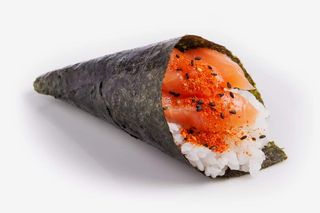 Temaki spicy salmon