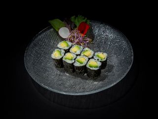 Maki De Aguacate (8 Uds.)