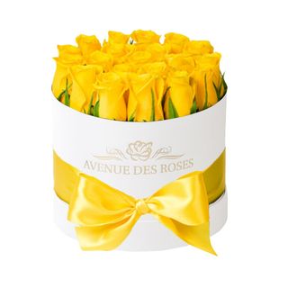 Trandafiri galbeni in cutie alba