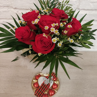 Ramo De 6 Rosas Rojas Con Bombones