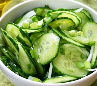 Салат из огурцов