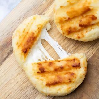 Paquete de arepa con queso congeladas 5 unidades