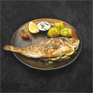 Dorada la gratar cu cartofi