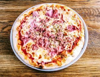 Pizza prosciutto