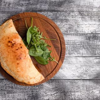 Calzone porchetta, porcini, gorgonzola