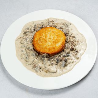 Placki ziemniaczane z kremowym sosem grzybowym