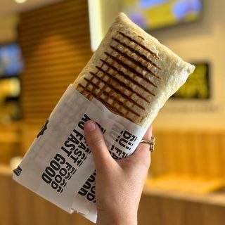 Taco de pollo marinado