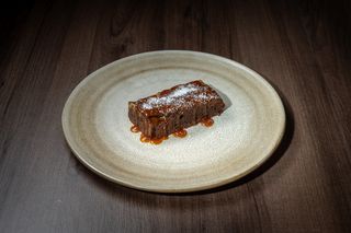 Brownie cu caramel sarat