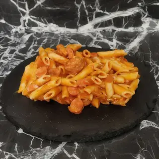 Macarrones con Chorizo Y Salchicha
