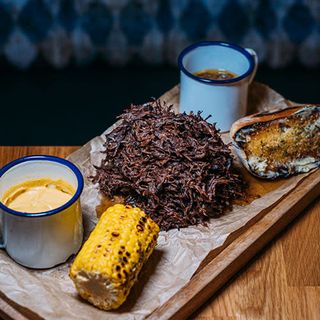 Дъска с дърпано говеждо