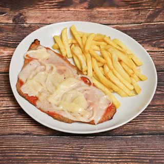 Escalopa rebolzada con salsa Piamontesa