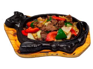 Мясо на жаровне с овощами