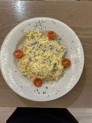 Spagetti Carbonare +gratis piće