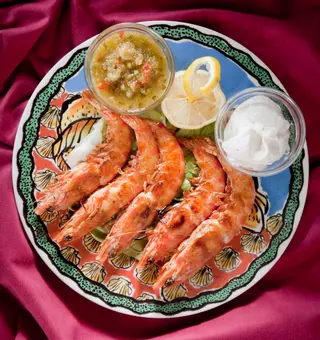 Langostinos dos salsas