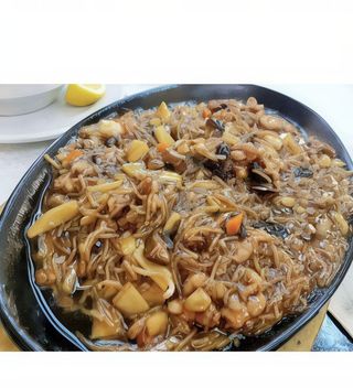 124. Hormigas En El Árbol