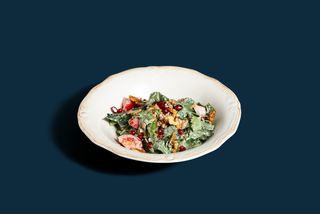 Салат с пшеницей, зеленью и мацони