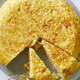 TORTILLA DE PATATA CON JAMÓN