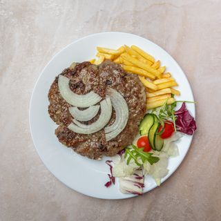 Pljeskavica i pomfrit
