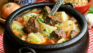 Varză cu carne de berbecuț la ceaun (ocazional)