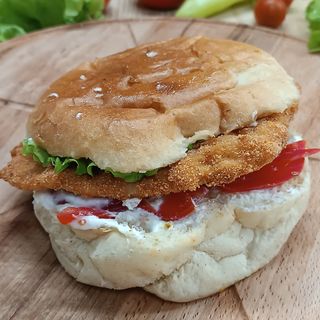 Pileća bečka u lepinji