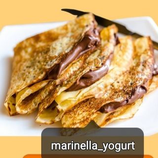 Crepes senza glutine ,pistacchio crema,gran.pistacchi,kinder bueno ,