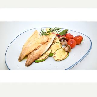 Orada sa grilovanim povrćem