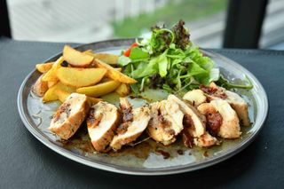 Punjena piletina sa mozzarellom i sušenim paradajzom 300g