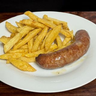 Butifarra de payés con patatas fritas