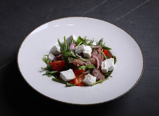 Հորթի մսով և բանջարեղենով