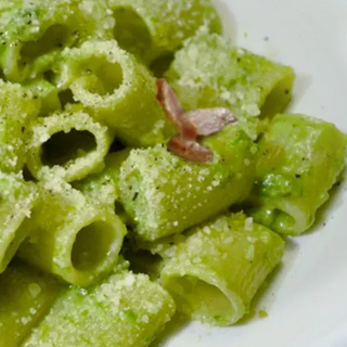 Mezze maniche  Al Pesto De Albahaca