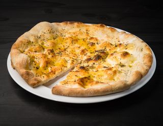 Focaccia cu ulei de măsline și usturoi