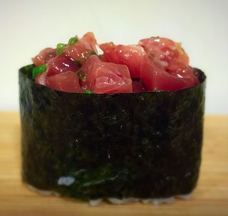 Gunkan Tuna