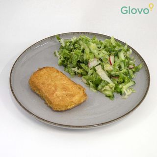 Кашкавал пане със салата по избор