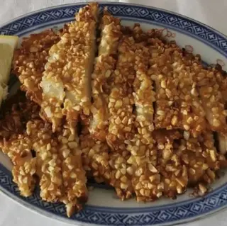 Galinha Frita com Amêndoas