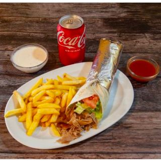 Durum doble de carne con patatas y bebida