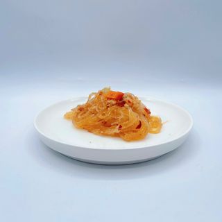 Spaghetti di soia con carne piccante