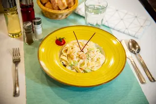 Fettuccine cu creveți și zucchini