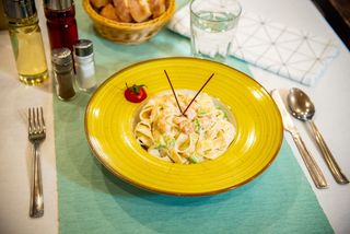 Fettuccine cu creveți și zucchini