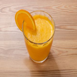 Zumo De Naranja (8 Oz.) Y Tostada Entera Catalana